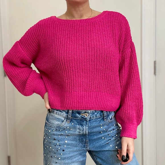 Beautiful Twist Back Crop Chenille Pullover Sweater - Picture 3 of 9